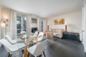 JOIVY Stylish 2 Bed, 2 bath flat with patio, near Victoria station